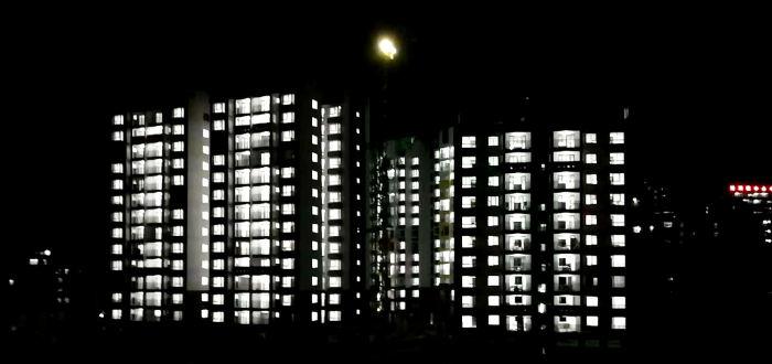 东兰县移民安设幼区(EPC)项目夜景。。。。。。。。李乐 摄.png