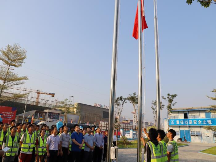 7升旗典礼。。。。。杨钰 摄700.JPG