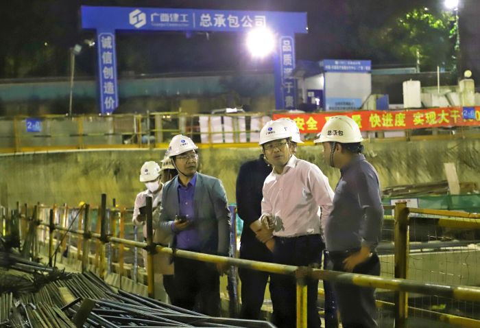 查抄现场。。。。。。 郑诗宝摄.jpg