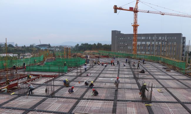 广西交通职业技术学院四塘校区项目赶工现。。。。。。ńㄍ迹.jpg