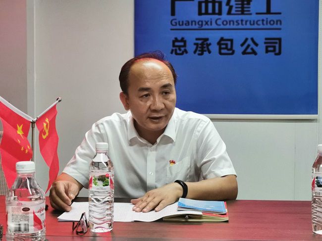 陆烜上党课。。。。。。。。王瑾贞 摄（建图）.jpg