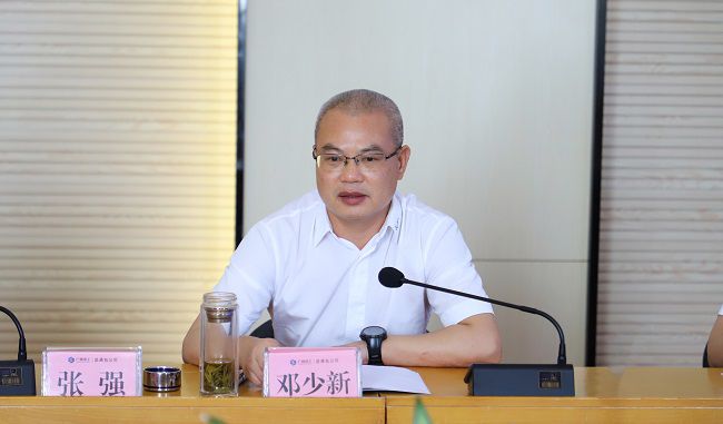 邓少新讲话。。。。。 郑诗宝 摄（建）.jpg