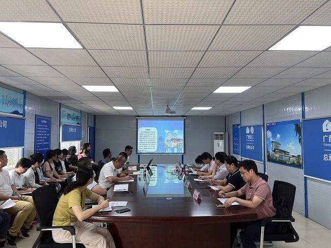 会议现场。。。。ńㄍ迹.jpg