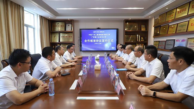 座谈会现场。。。。ńㄍ迹.jpg