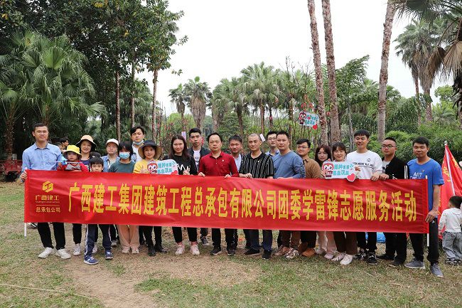 参与活动的职工合影。。。。。。。。林成斌 摄（建图）.jpg