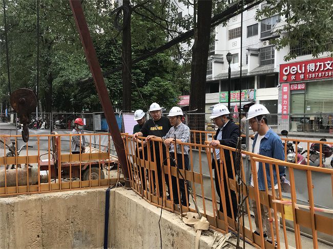 查抄现场。。。。。韦吉亮 摄（建图）.jpg