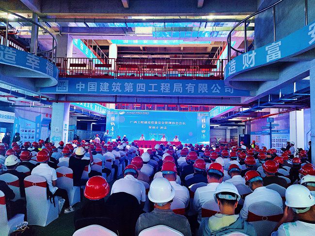 互换会现场。。。。。李文龙 摄（建图）.jpg