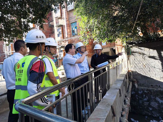 陆副市长到项目查看施工情况（建图）.jpg